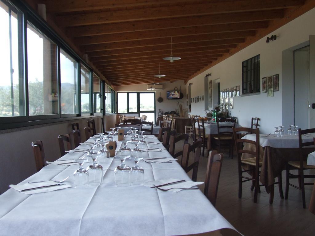 Agriturismo Locoe Oliena Zewnętrze zdjęcie