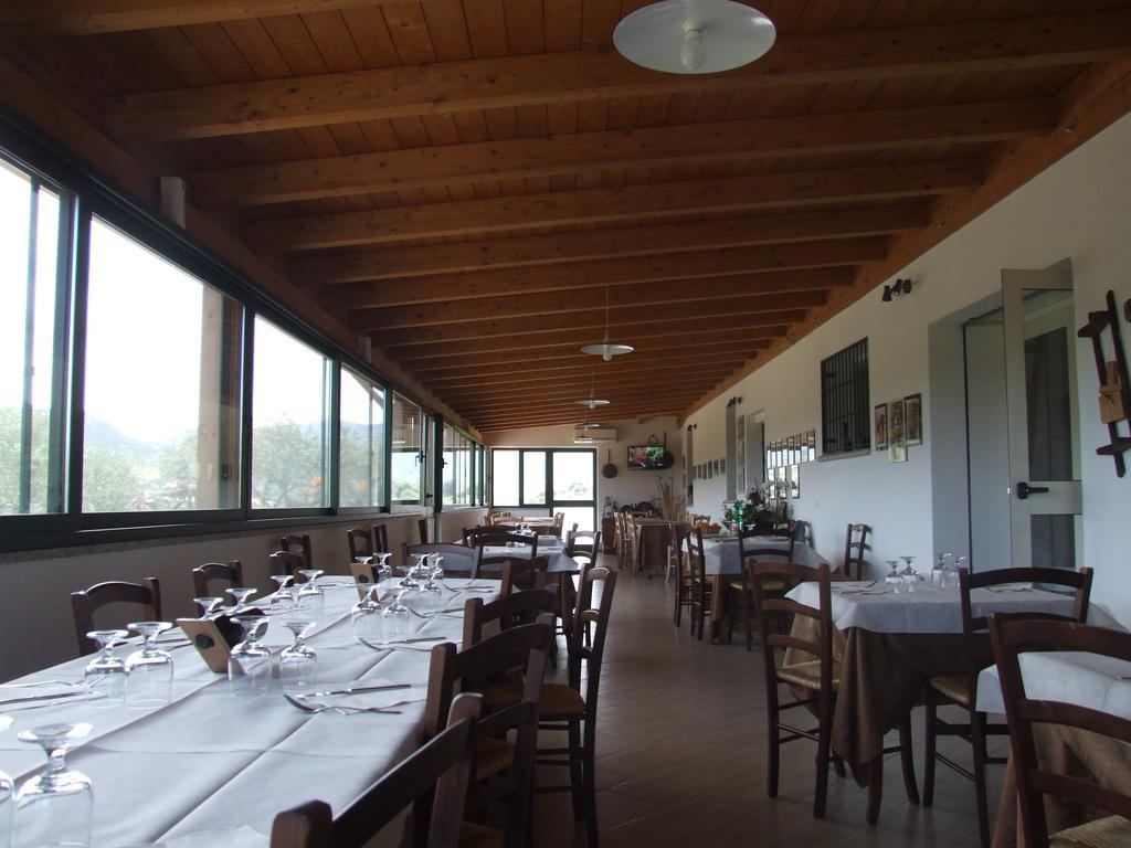 Agriturismo Locoe Oliena Zewnętrze zdjęcie